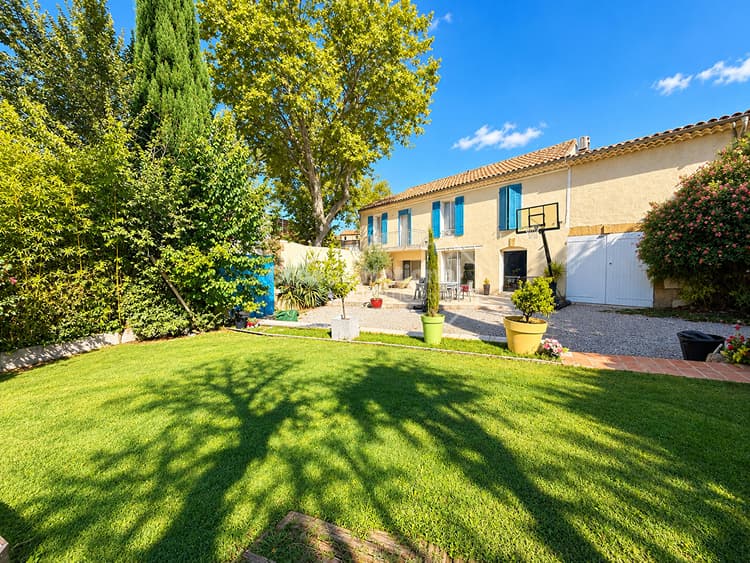 Maison T5 de 180 m² avec garage attenant de 95 m², proche du centre ville de Pélissanne