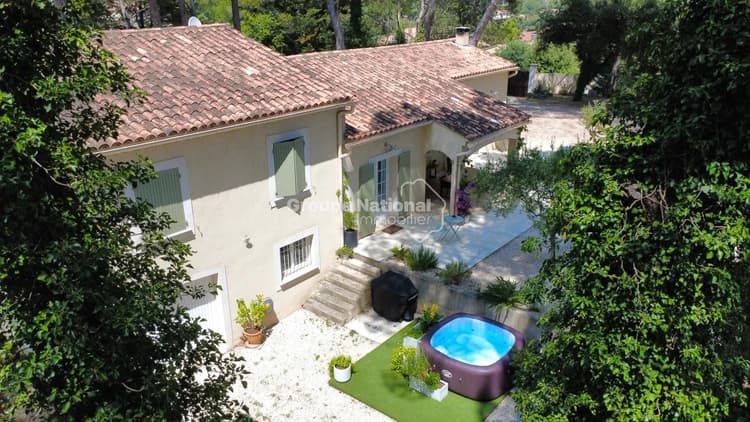 LORIOL-DU-COMTAT - VILLA DE 150 M² SUR UN TERRAIN DE 2595 M²