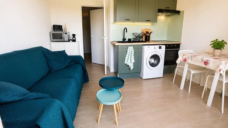 Appartement rénové avec vue exceptionnelle et résidence séc