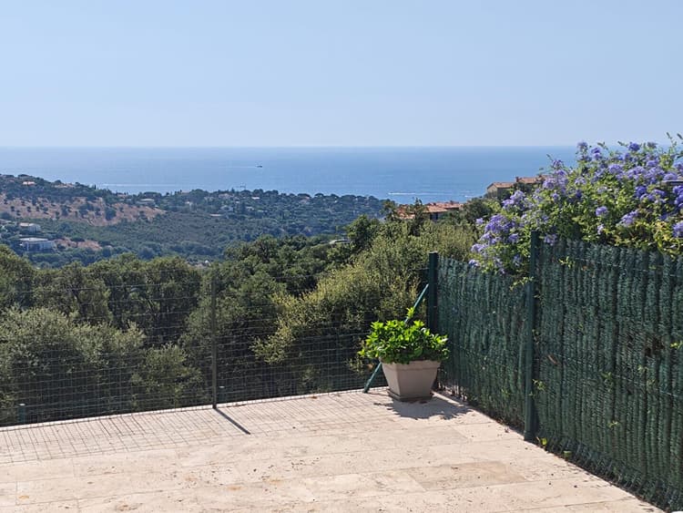 MAISON 4 PIECES VUE MER - LES ISSAMBRES