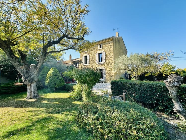 Mas provençal avec piscine