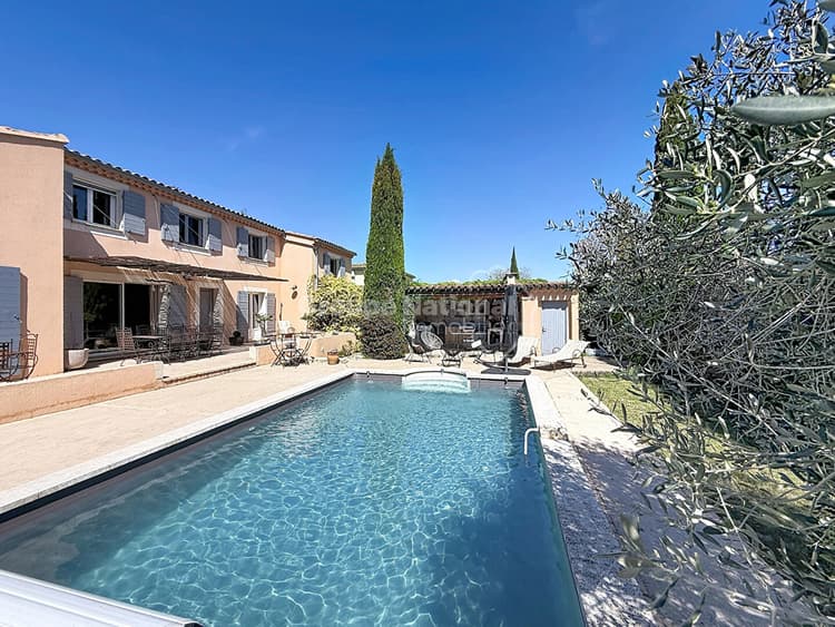 VILLA DE CARACTÈRE 165 M2 HABITABLES AVEC APPARTEMENT INDÉPENDANT, GARAGE, TERRAIN ATTENANT AVEC PISCINE