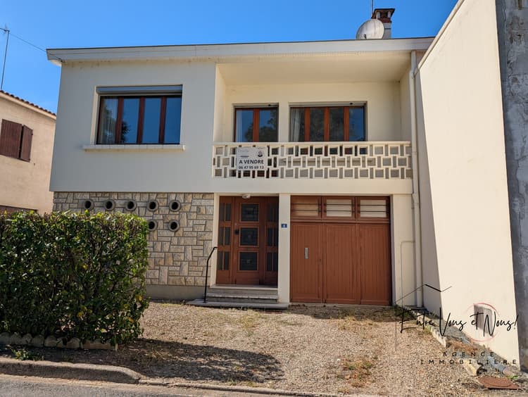 MAISON DE VILLE AVEC JARDIN