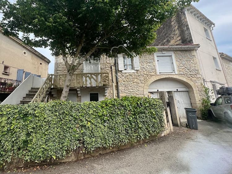 Immeuble de 3 appartements Montfrin