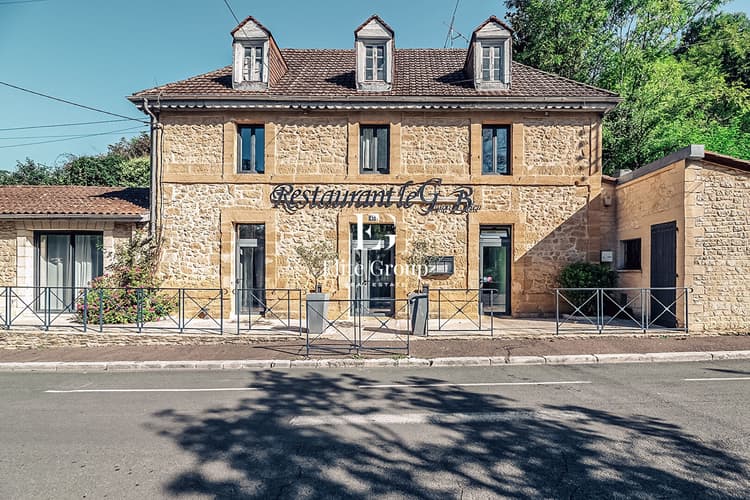 À vendre fonds de commerce + murs restaurant le grand bleu à…