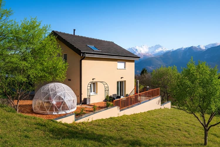 Magnifique appartement trois pièces avec terrasse et jardin