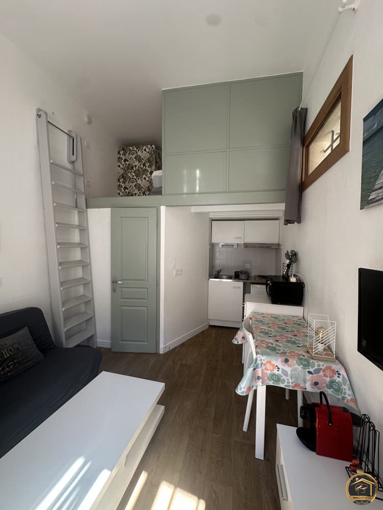 STUDIO AVEC PLACE DE PARKING PRIVATIVE