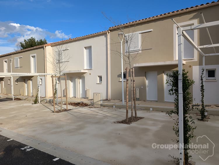 Maison Orgon 3 pièce(s) 69 m2 avec jardin et parking