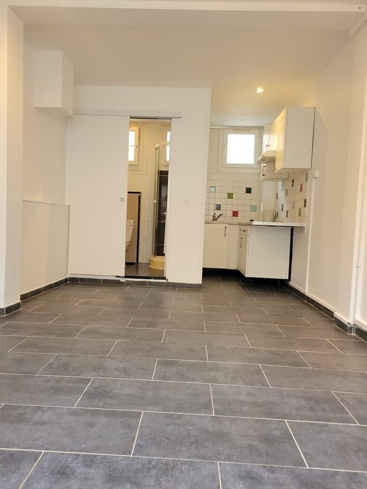 A BEAUVAIS Centre: Studio avec place de parking.