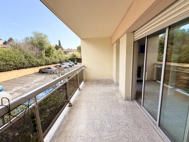 LOCATION NU T2 A L'ANNÉE - VALLAURIS