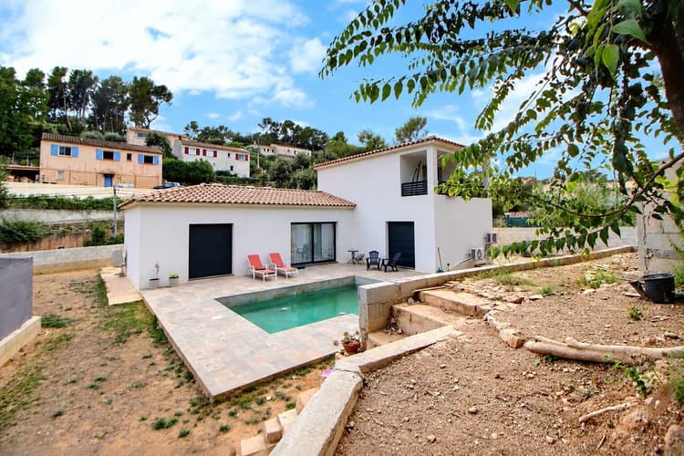 Maison moderne 5 pièces sur 740m²