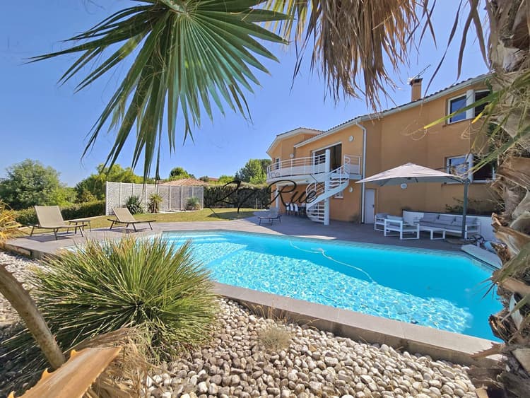 15 MN BLAGNAC VILLA D'ARCHITECTE - PISCINE - VUE DEGAGEE