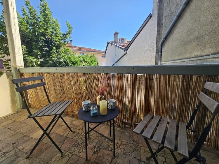 Appartement duplex rénové coeur de village
