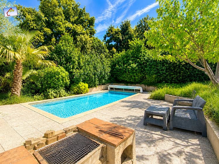TOULON OUEST - VILLA T5 DE 106 M² - TERRAIN DE 750 M² - PISCINE - GARAGE - ANNEXE