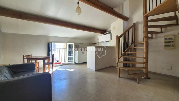 CARPENTRAS - APPARTEMENT T3 EN DUPLEX — Au cœur de la ville beau duplex avec 2 chambres