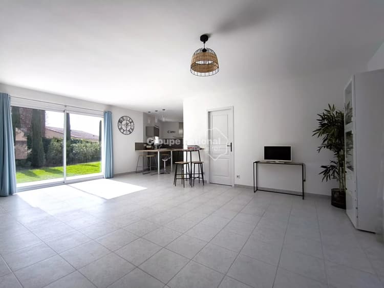 PERNES LES FONTAINES - VILLA RECENTE SUR UN TERRAIN DE 1000 M²