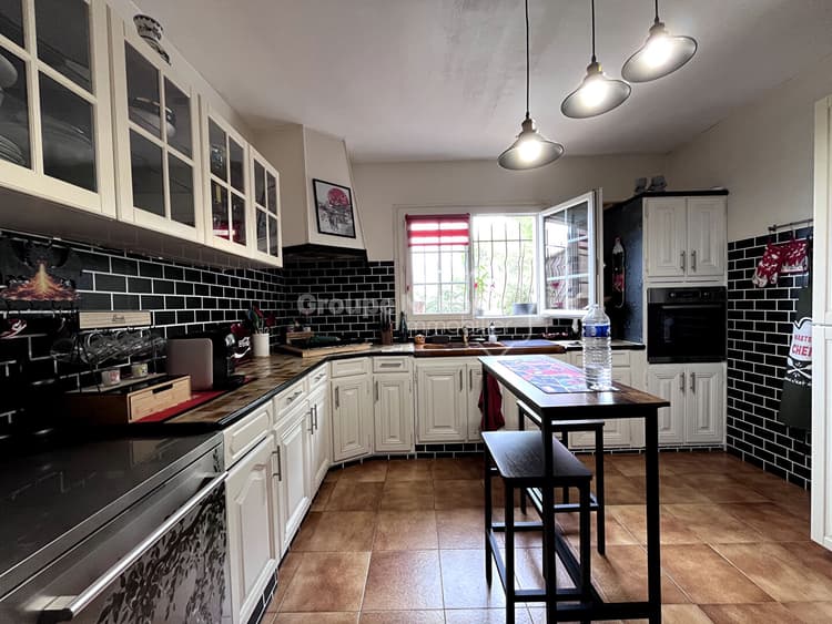 Maison 6 pièces avec garage louée