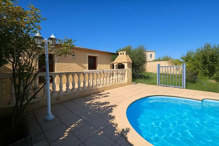 JONQUIERES VILLA 3 CHAMBRES SUR 507 m² DE TERRAIN