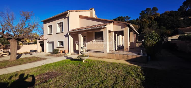 Villa de 150m², 4 chambres, garage sur 624m² de terrain