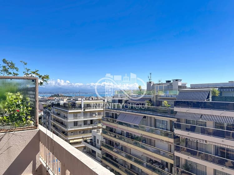 Rare à la Vente – 4 Pièces Dernier Étage avec Terrasse & Vues Me