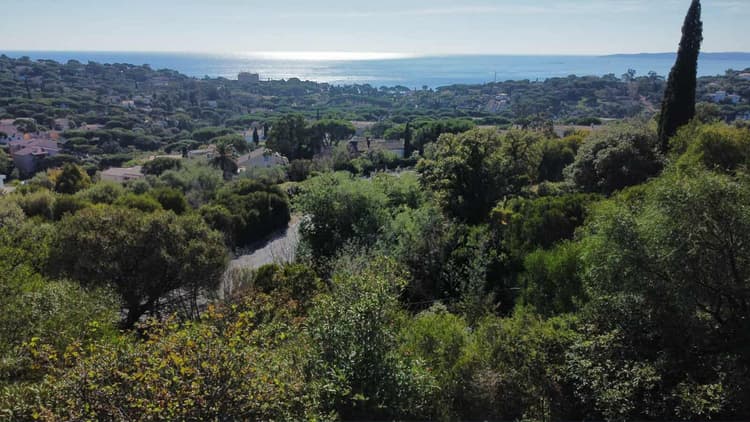 TERRAIN VUE MER CONSTRUCTIBLE AUX ISSAMBRES