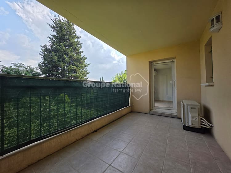 Appartement - Type 2 - 43 m2 environ de surface - Carpentras - Terrasse et stationnement privatif