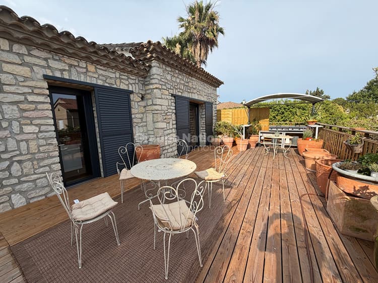 Clarensac Maison 4 chambres + bureau avec terrasse