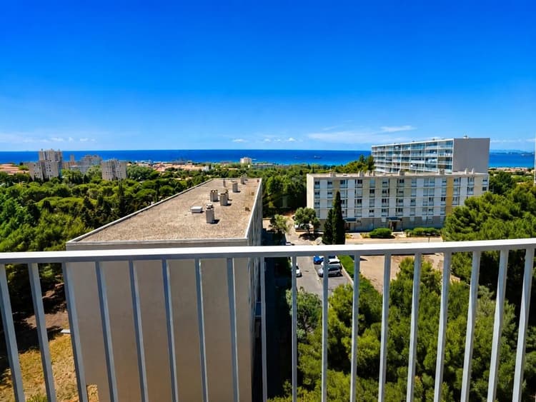 PORT-DE-BOUC T3 AVEC VUE MER, BALCON, ASCENSEUR ET PARKING