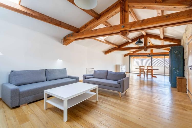 Appartement au cœur d'Uzès avec terrasse et ascenseur
