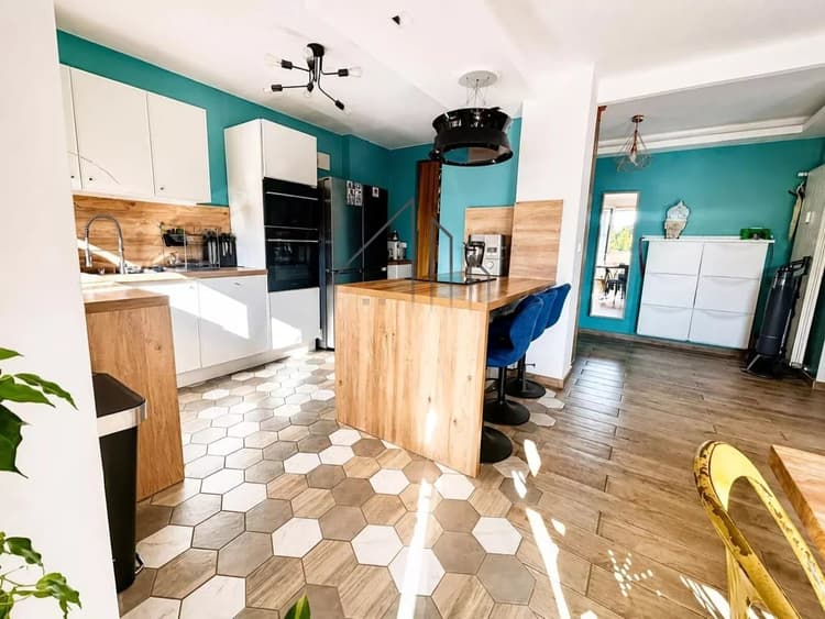T4 98m² avec loggia – Vue dégagée –