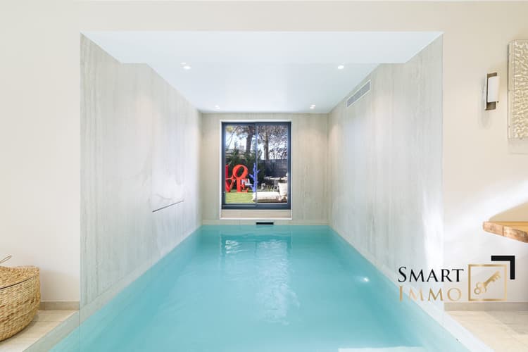 Magnifique Villa Rénové avec piscine intérieure 220 m² ?