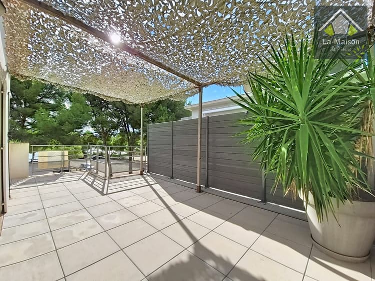 TOURET DE VALLIER Appartement T3 avec terrasse de 30 m² et