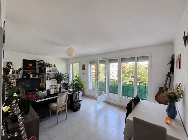 Appartement 3 pièces 66.79 m2 proche Alaï
