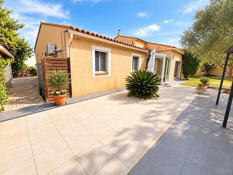Maison Plein pied 4 Chambres Piscine Garage Proche-Centre vi