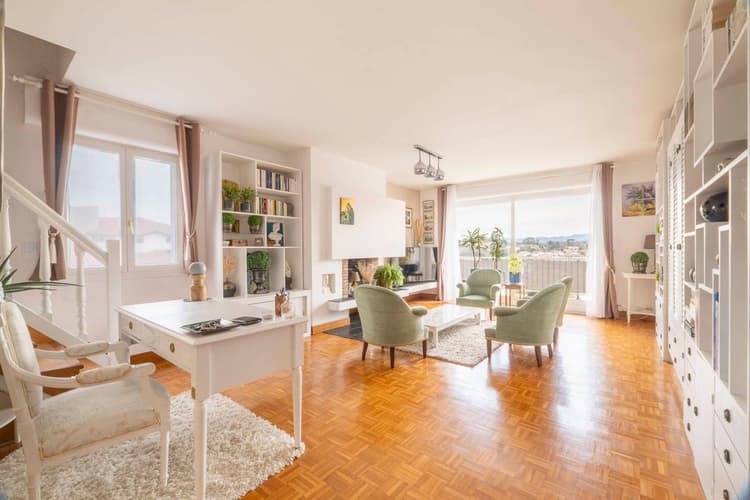 Vue montagnes - T3 Duplex avec parking et cave (88m2 surface utile)