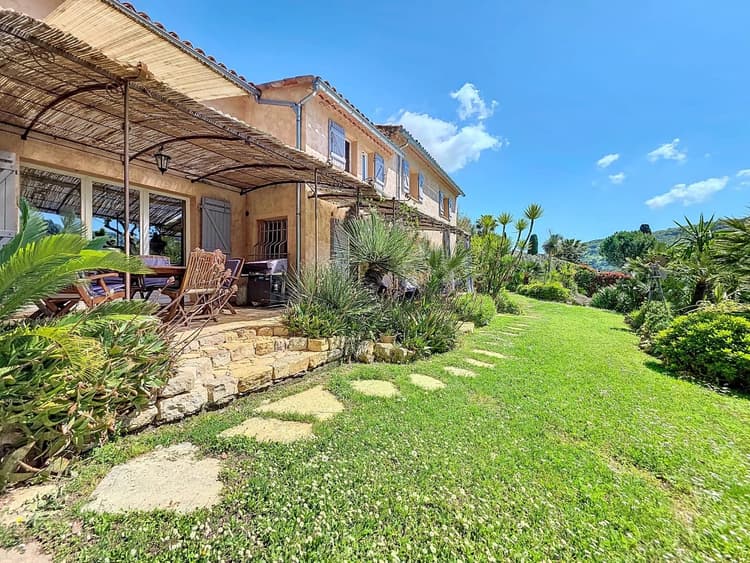 RETOUR À LA VENTE /JOLIE VILLA INDIVIDUELLE DE 166M² AVEC PISCIN