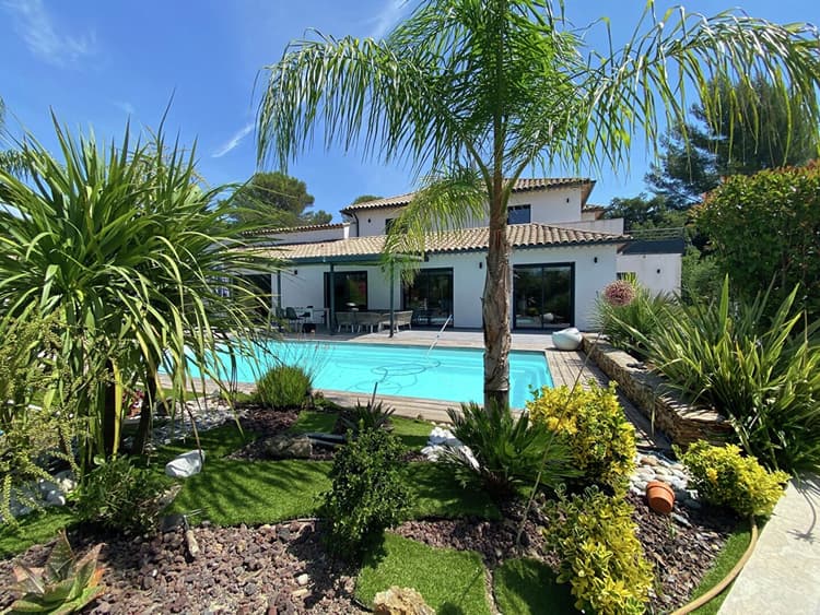 VILLA CONTEMPORAINE - LA BOUVERIE - BIEN D'EXCEPTION