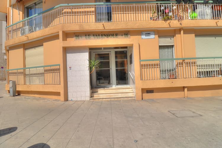 – STUDIO 34 m² à rafraichir – NICE SAINT-SYLVESTRE