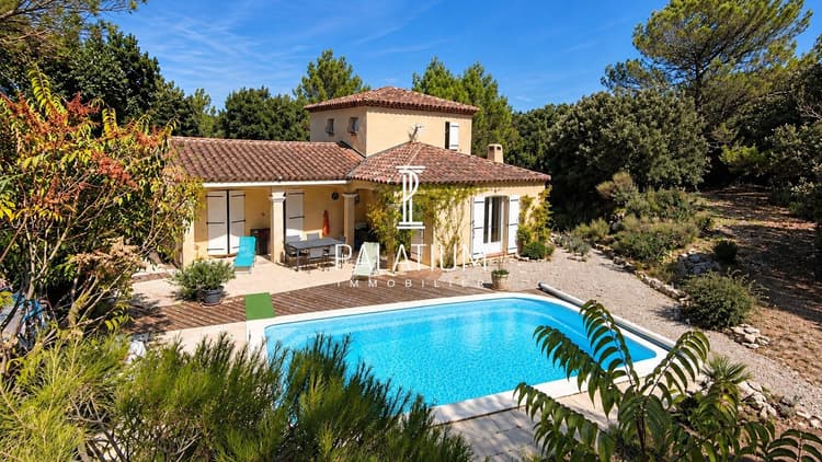 Villa 5 pièces, 3 chambres, piscine, garage, terrain 10400m²