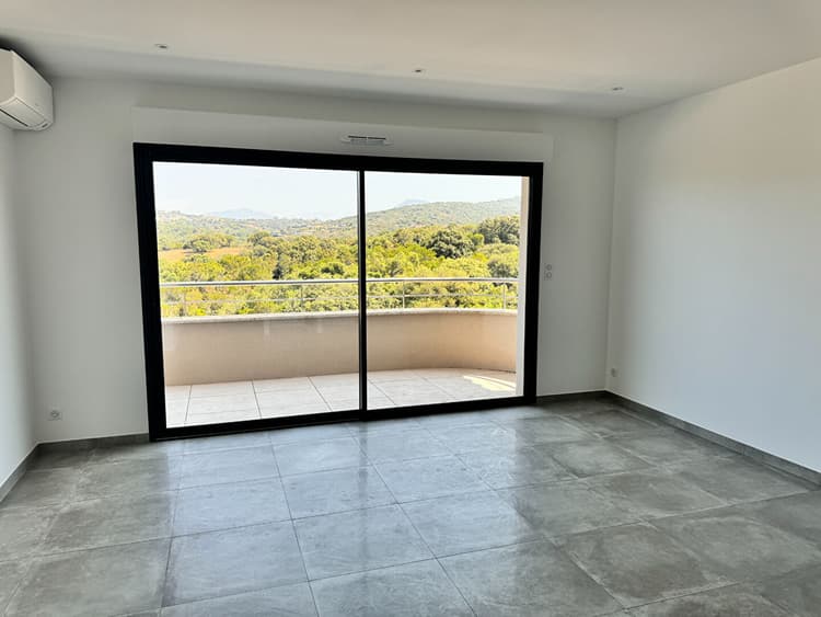 A LOUER- APPARTEMENT T2 NEUF VUE MER AVEC GARAGE- AGOSTA PLAGE