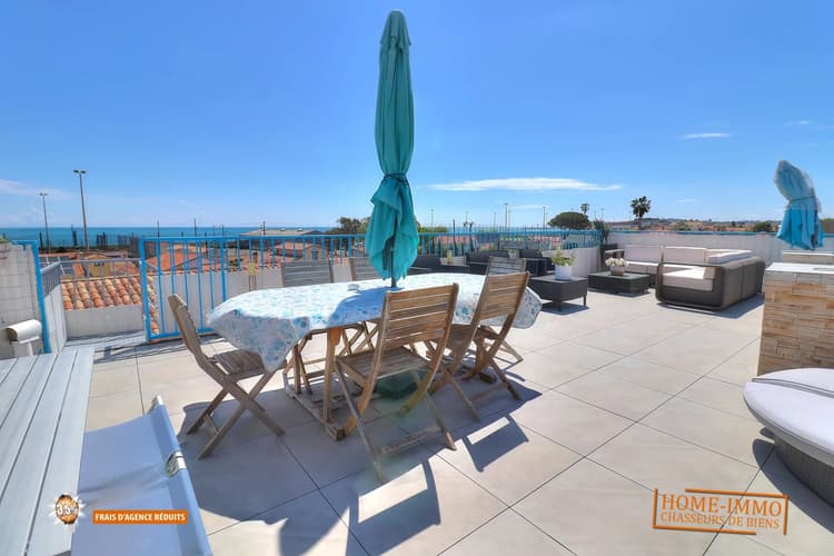 Rare sur le marché ! Superbe 4 pièces avec toit-terrasse et vue mer