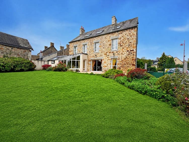 MAISON EN PIERRE !