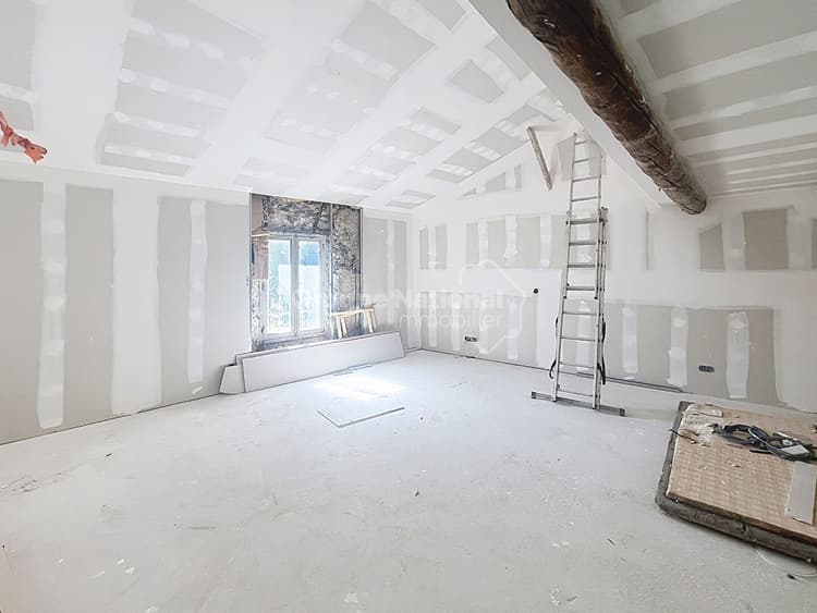 Appartement refait à neuf - Centre ville - STE CECILE LES VIGNES