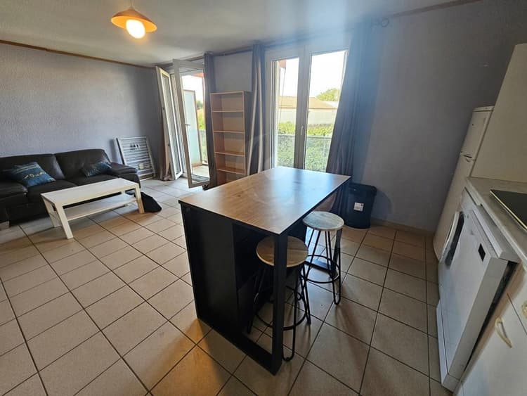 A louer studio meublé Avignon avec balcon