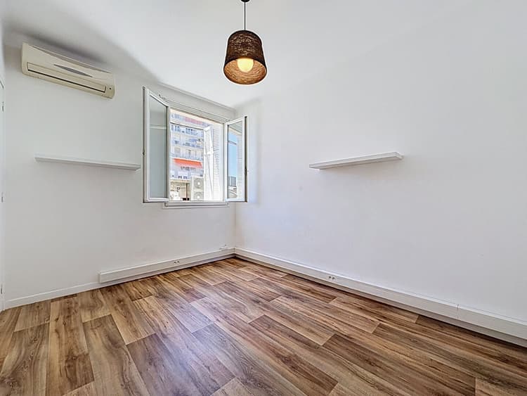 Bureau de 11 m² à louer Quartier dynamique d'Ajaccio