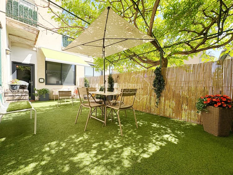 Appartement d'Exception à Salon centre - 3 Pièces avec Terrasse Spacieuse