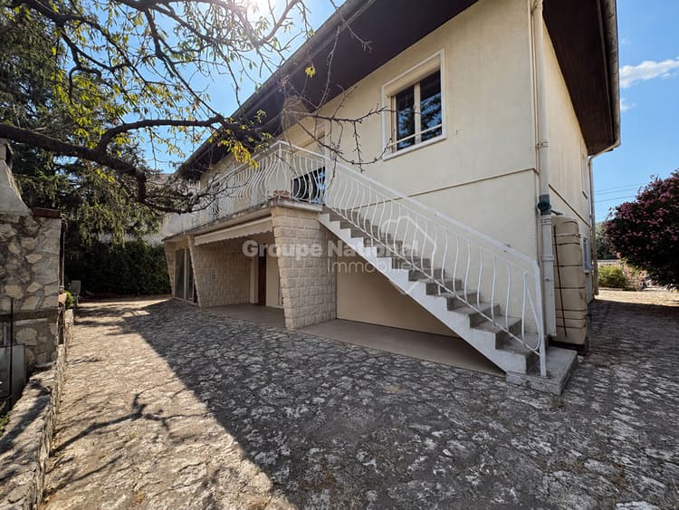 Maison à vendre à PELISSANNE - 6 pièces-150 m²-garage-Terrain 600 m2