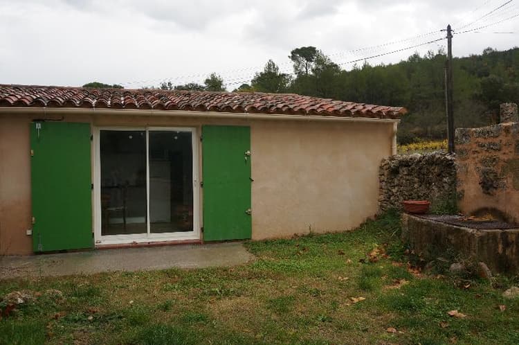 Appartement dans un maisonnette indépendante à louer à CHATEAUVERT - Type 2