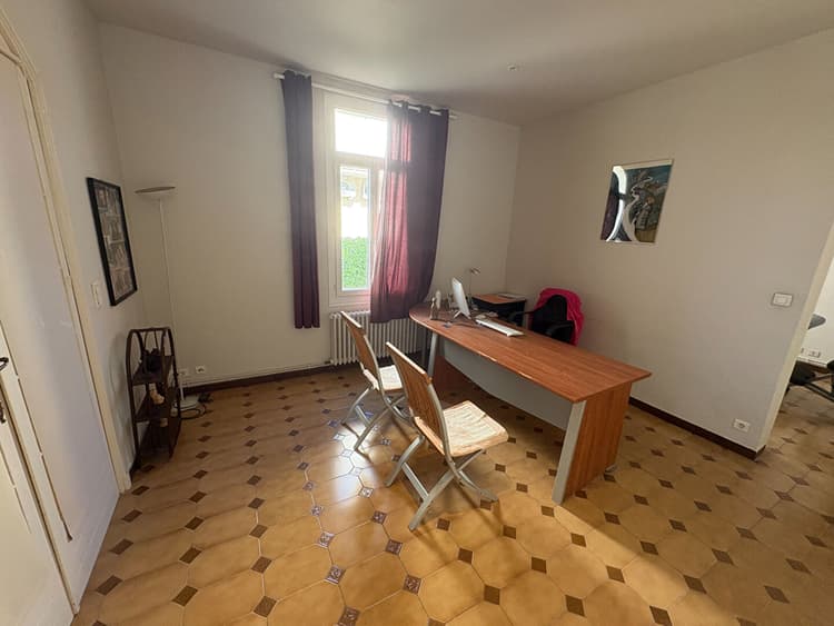 À VENDRE ROGNONAS, LOCAL PROFESSIONNEL LOUÉ, 3 PIÈCES