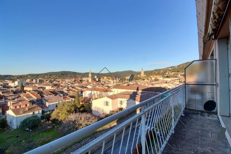 Draguignan T3/4 avec balcon & garage